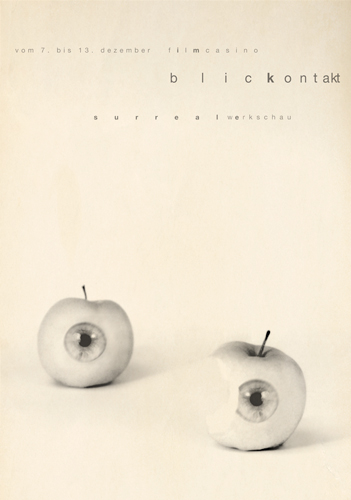 2 Äpfel mit Augen auf einem hellen Hintergrund
